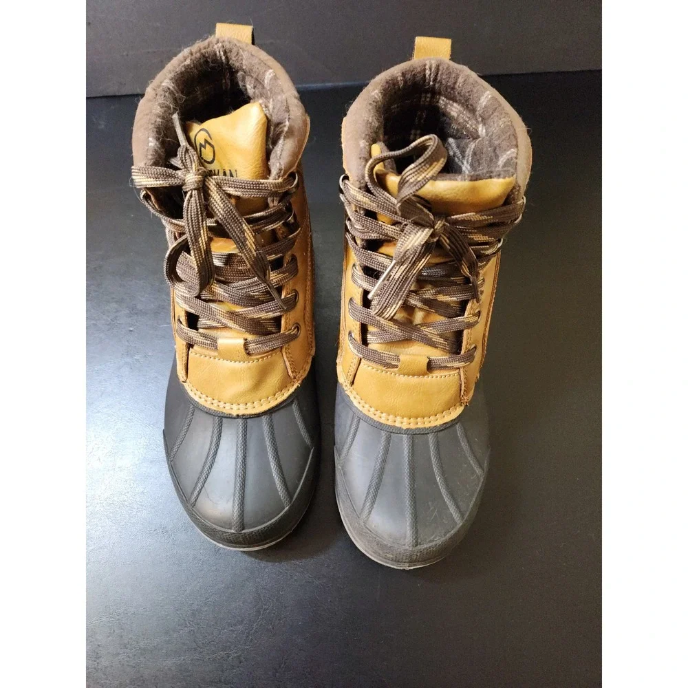 Magellan Outdoors Mens Duck Boots Tan Brown Waterproof Shell Size 7D 163995